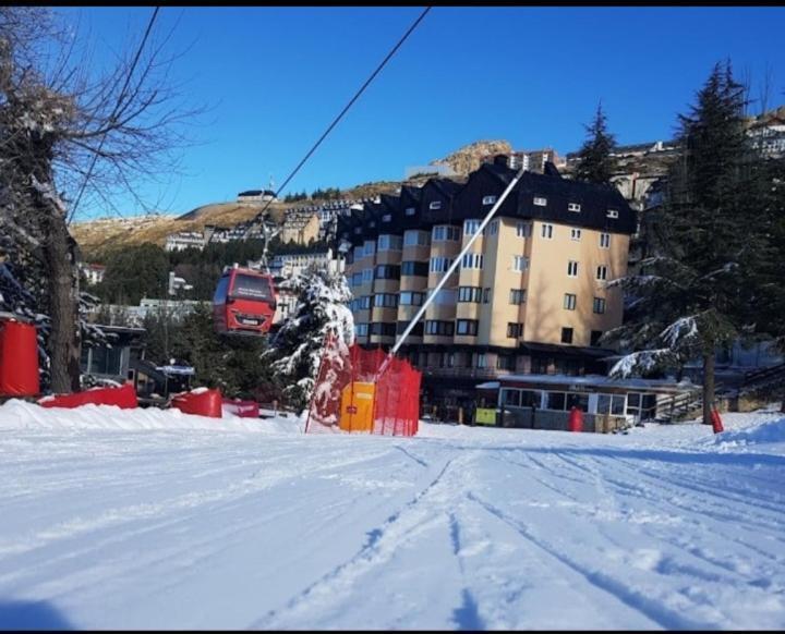 Apartamento Ameto En La Plaza Pradollano"Junto Al Telecabina Borreguiles" Sierra Nevada Bagian luar foto